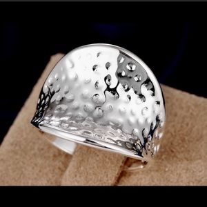 Brand New .925 Sterling Silver Hammered Ring. 6